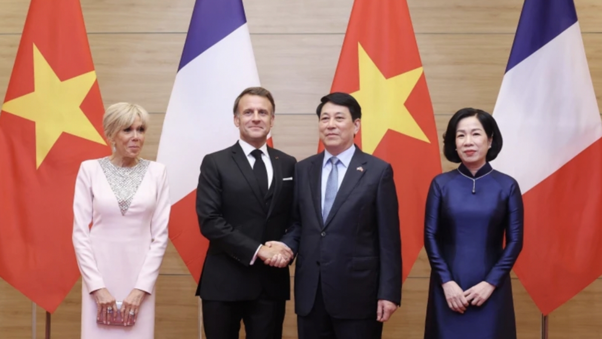Vietnamese President hosts banquet for French counterpart